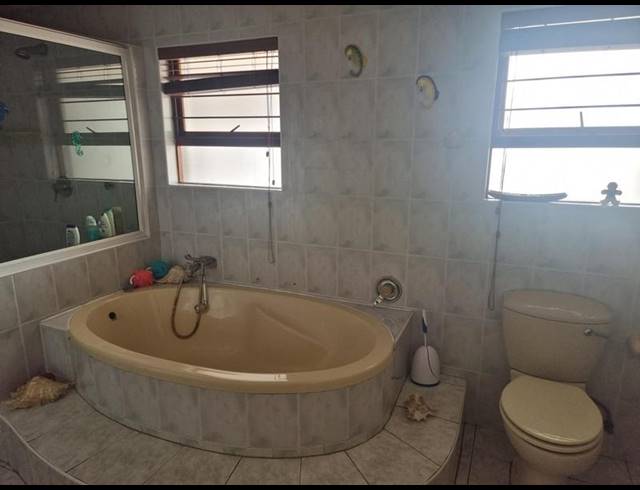 4 BEDROOM HOUSE FOR SALE IN MARAIS STEYN PARK